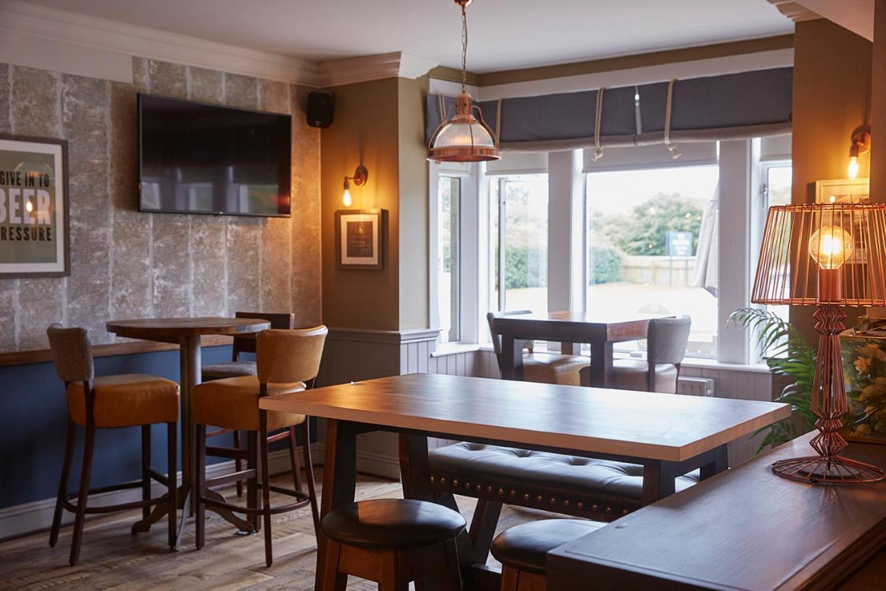 The Churchill By Greene King Inns Royal Wootton Bassett Luaran gambar
