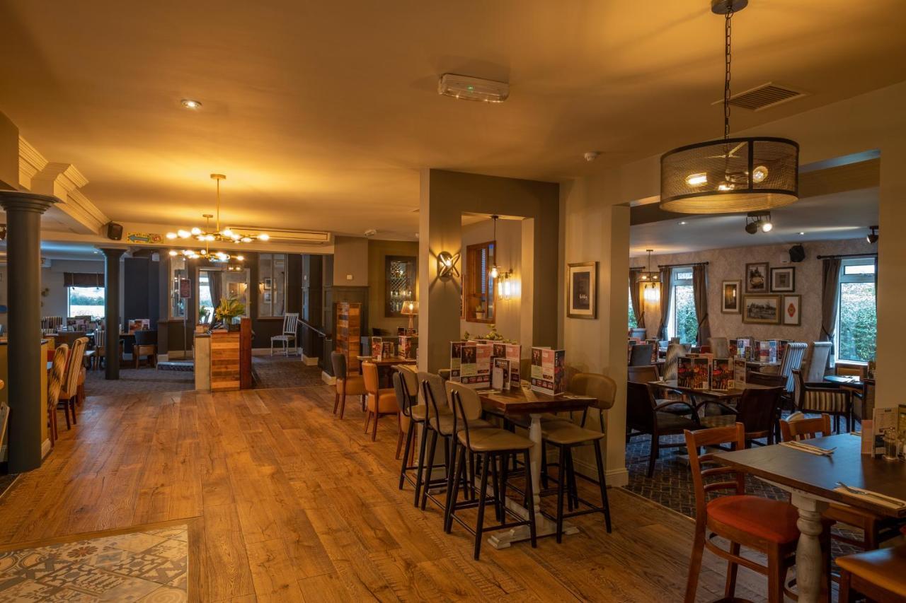 The Churchill By Greene King Inns Royal Wootton Bassett Luaran gambar