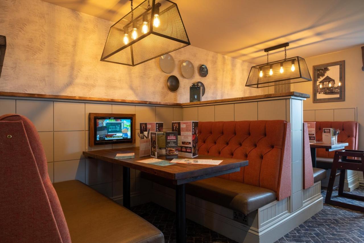 The Churchill By Greene King Inns Royal Wootton Bassett Luaran gambar