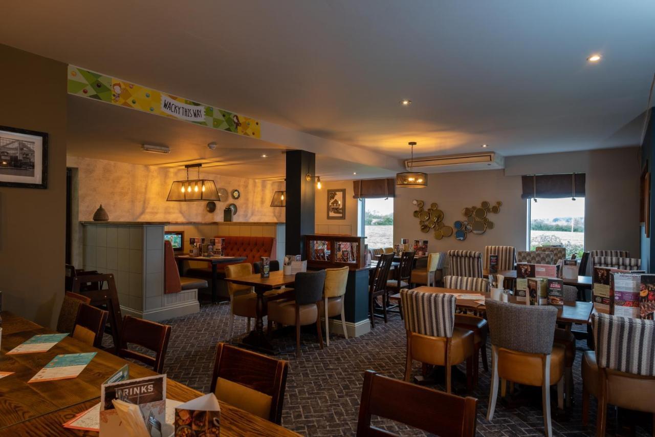 The Churchill By Greene King Inns Royal Wootton Bassett Luaran gambar